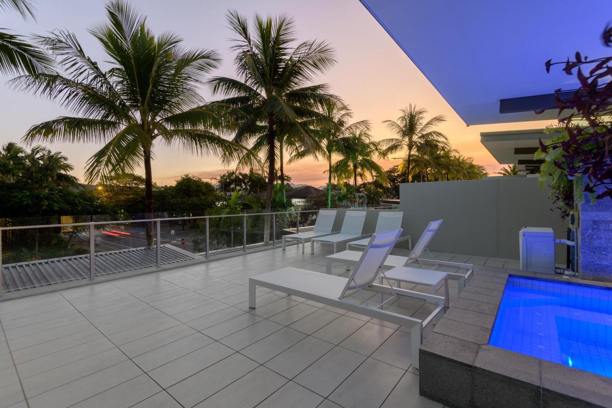 Aparthotel Coconut Grove à Port Douglas Extérieur photo