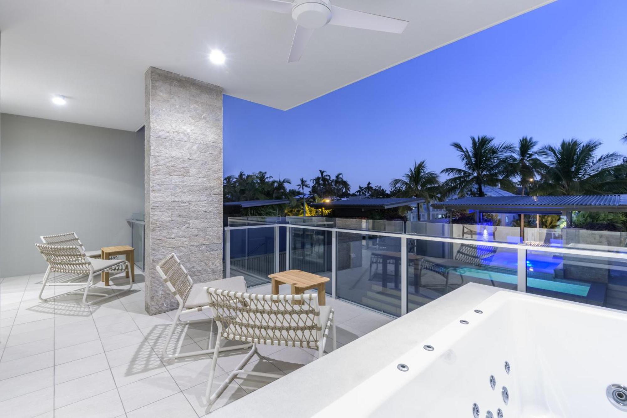 Aparthotel Coconut Grove à Port Douglas Extérieur photo