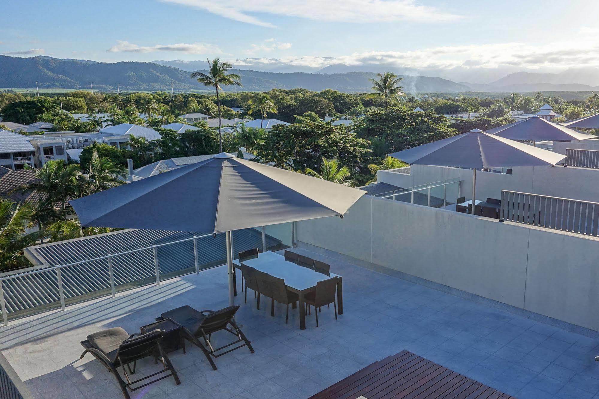 Aparthotel Coconut Grove à Port Douglas Extérieur photo